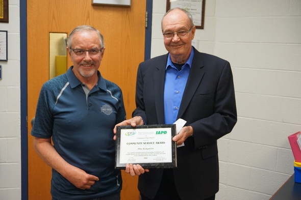 L-R Officer Mike Kirkpatrick and Park Board President Dean Parkman